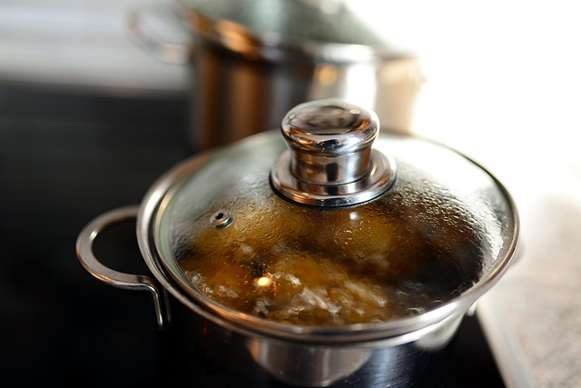 energiesparend kochen mit einem Topfdeckel aus Glas