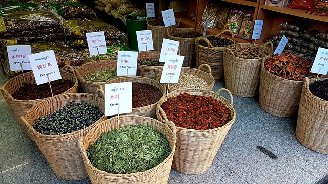 getrocknete Stevia-Blätter in einem asiatischen Gewürzladen